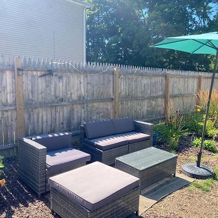 Studio Apt W Garden Kingston Ngoại thất bức ảnh